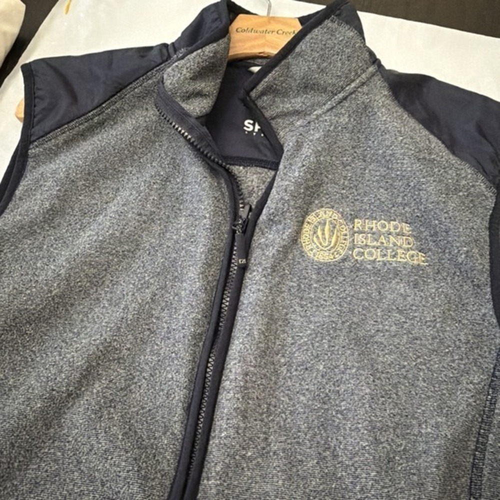 Cutter & Buck Custom Branded Fleece Vest "Rhode Island College".   ‎   756